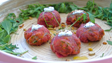 Carpaccio bonbon met truffel mayonaise