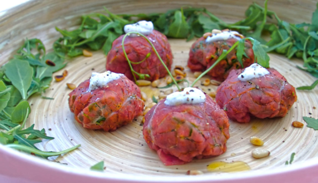 Carpaccio bonbon met truffel mayonaise